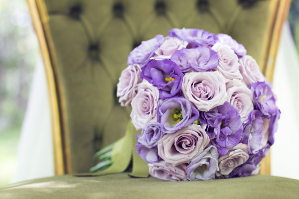 bouquet con lisianthus e rose lilla