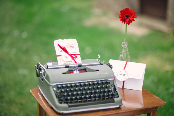 allestimento matrimonio con macchina da scrivere vintage