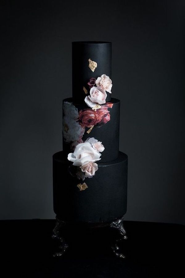 wedding cake nera floreale