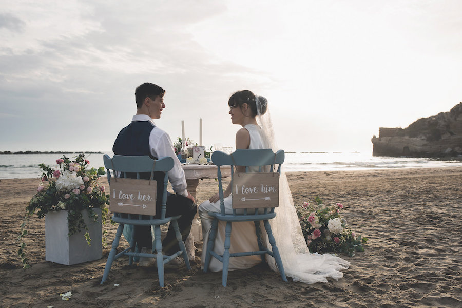 matrimonio romantico sulla spiaggia